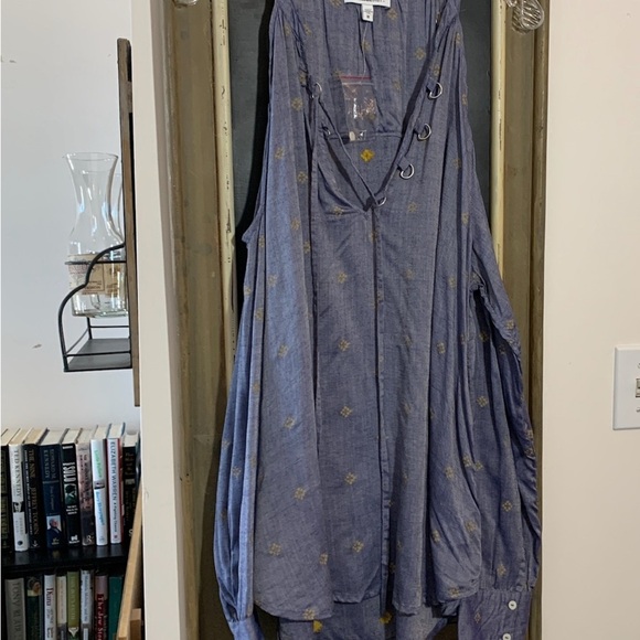 William Rast Cold Shoulder Lace-Up Top Blue Medium NWT - Picture 6 of 6